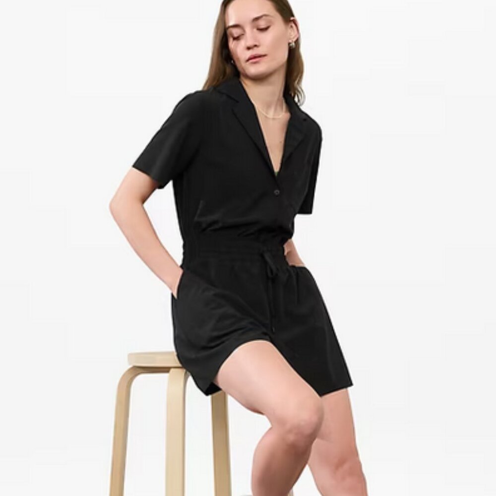 ATHLETA Avenue Shorts Romper Size Medium Black